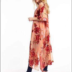 Aratta red floral kimono